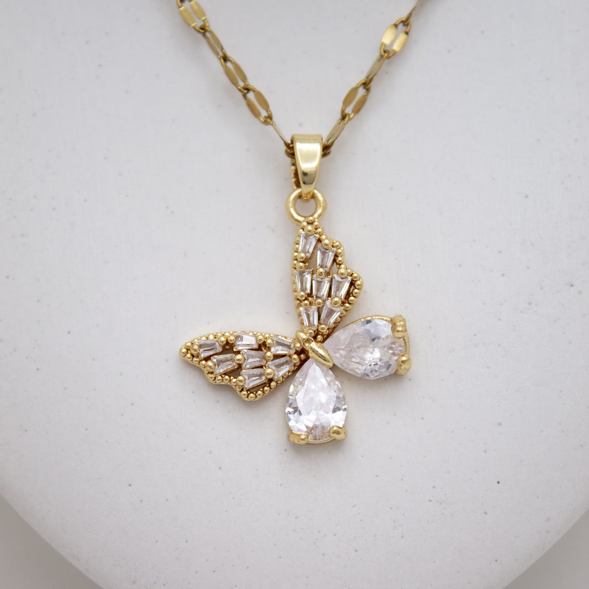 Crystal Flutter Necklace  💧✅