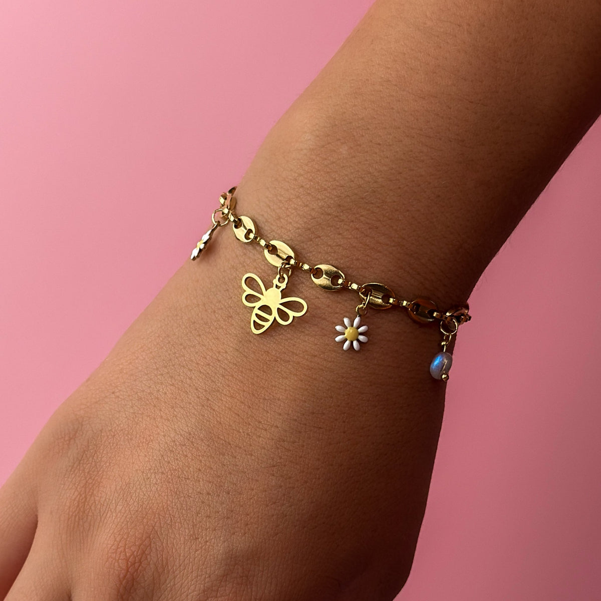 Bee Blossom Bracelet💧✅